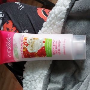 Vanilla/Pomegranate hand & body lotion